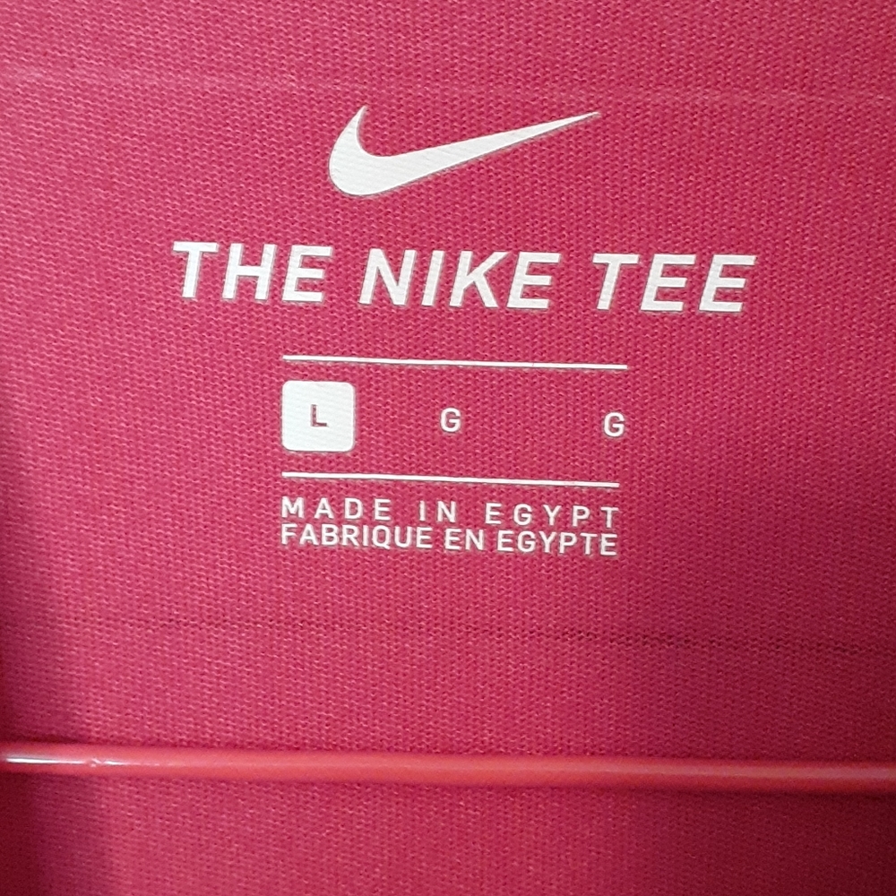 Nike tee - Picture 2 of 5